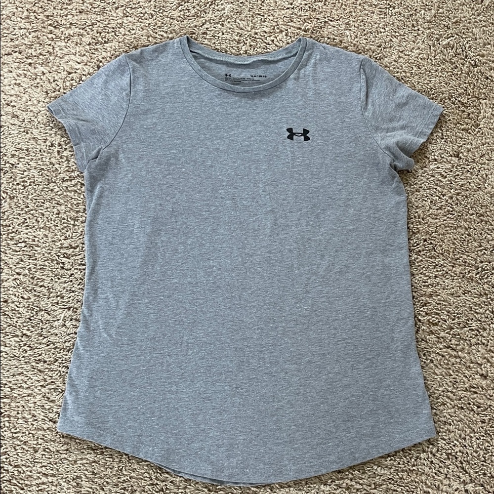 Under Armour girls short sleeve grey heather loose gear t-shirt, XL